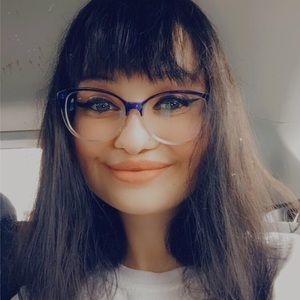 Meet your Posher, Courtney